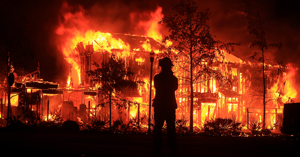 A Middletown apartment complex burns due to the Valley fire, Sunday Sept. 13,  2015.  (Kent Porter / Press Democrat) 2015